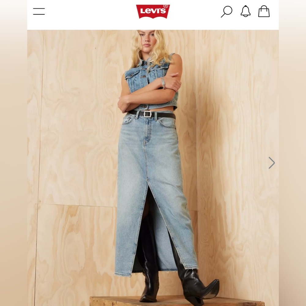 Levi's Premium Women's Light Blue Denim Skirt